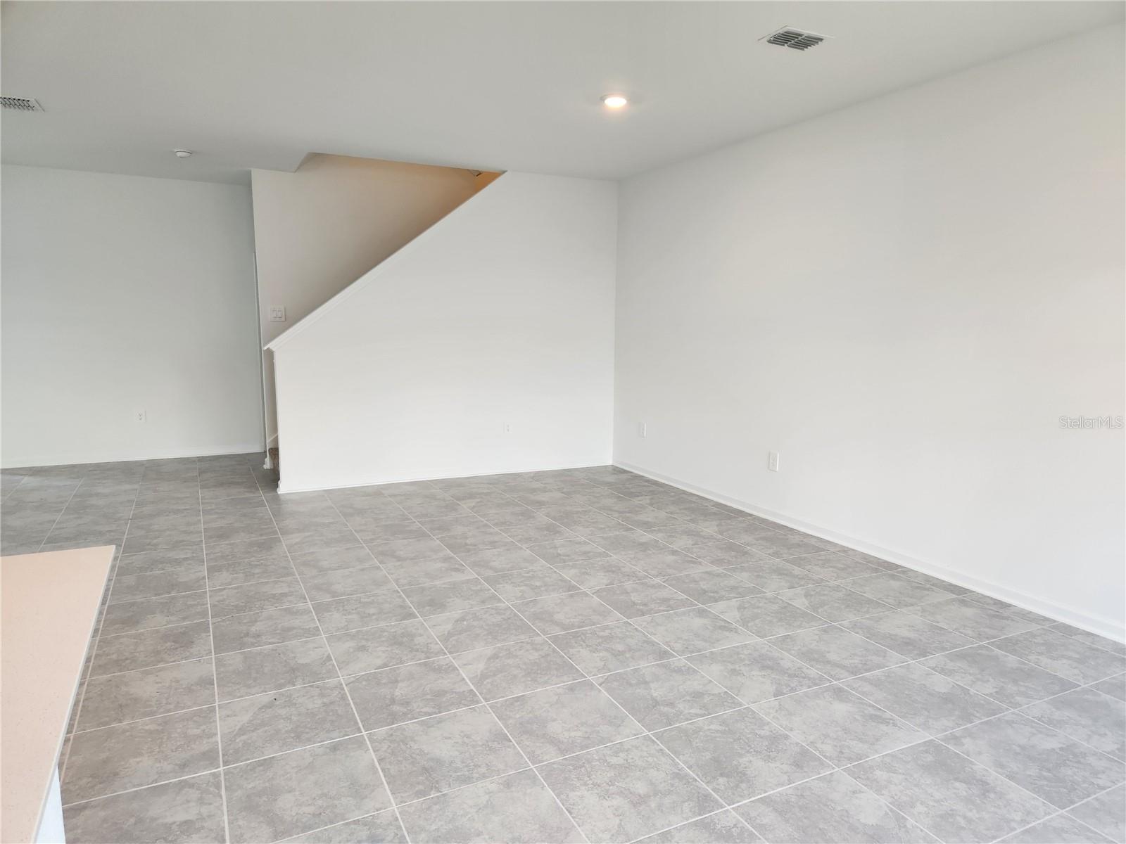 203 BOGEY DR, DAVENPORT, FL, 33896