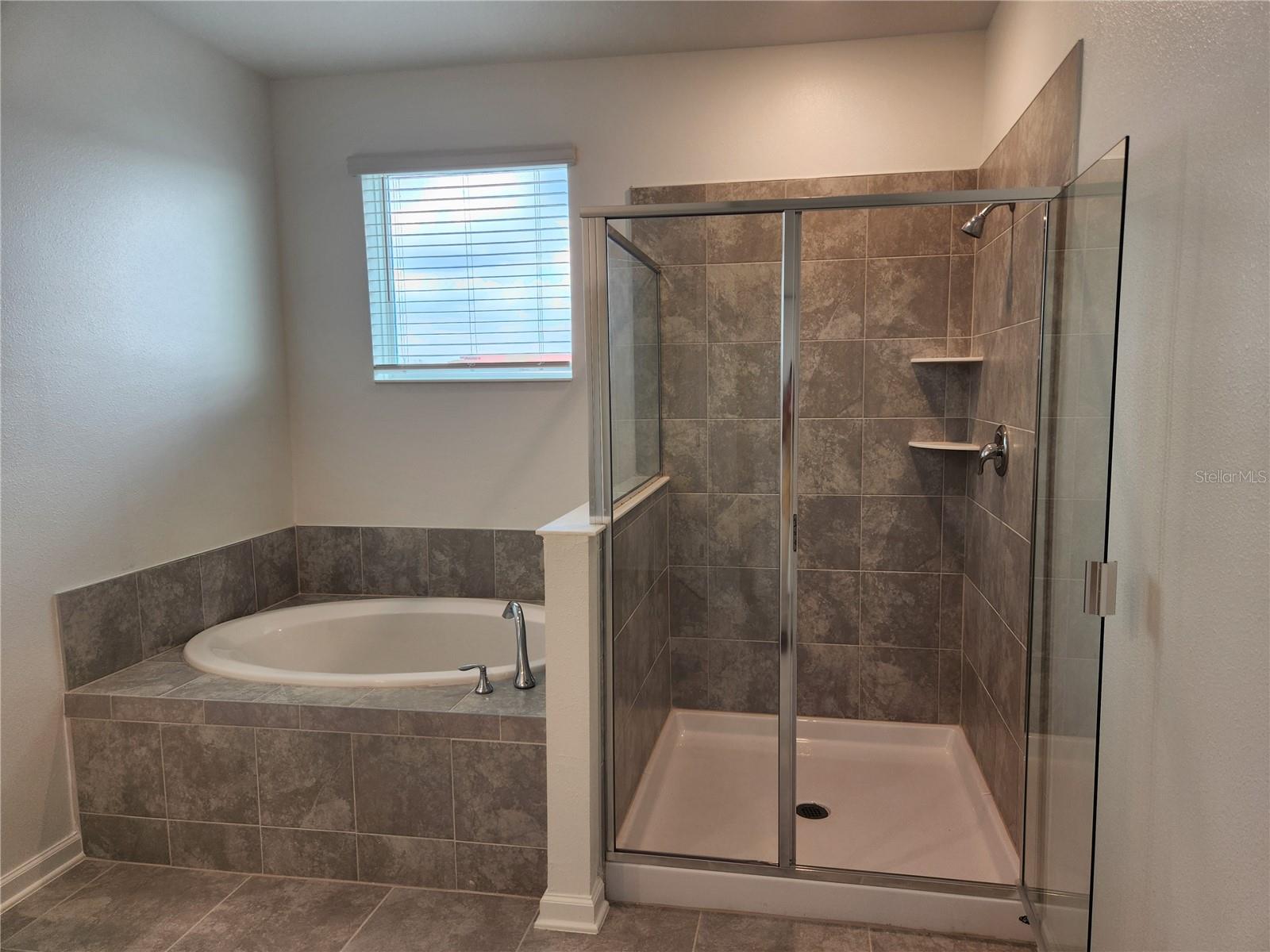 203 BOGEY DR, DAVENPORT, FL, 33896