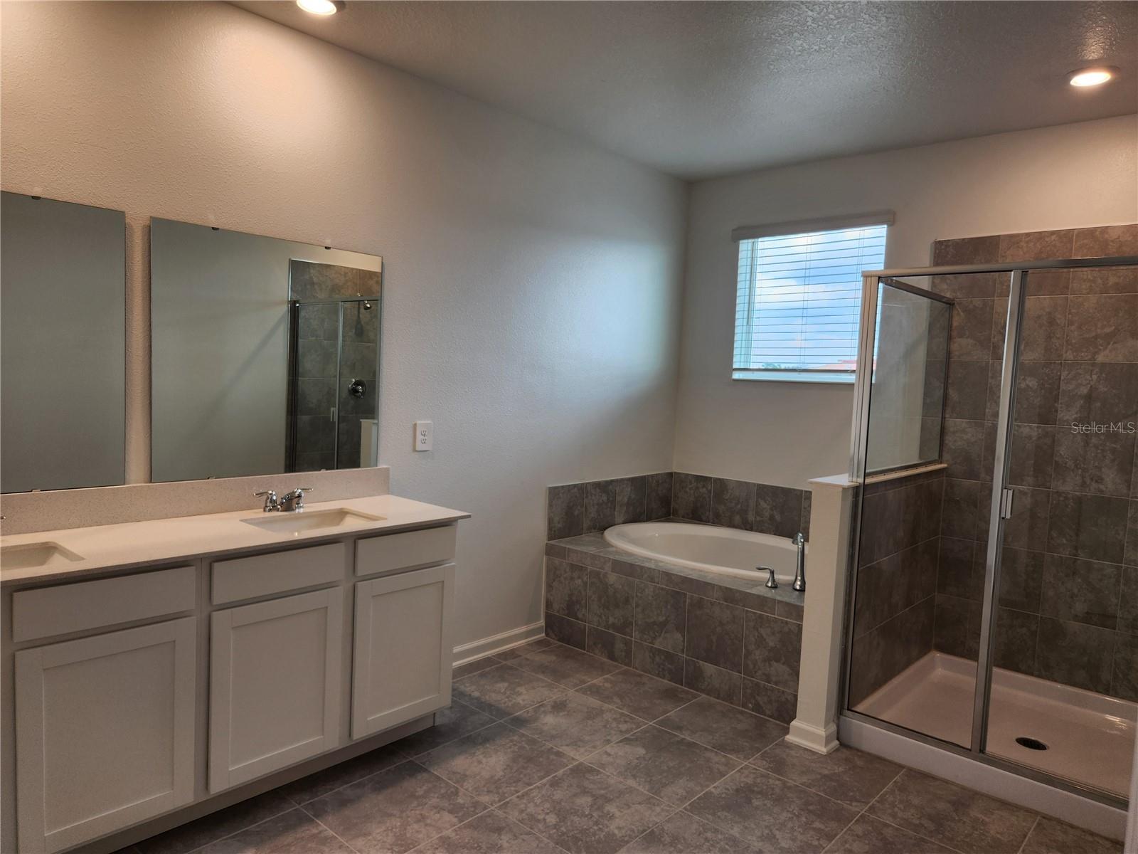 203 BOGEY DR, DAVENPORT, FL, 33896