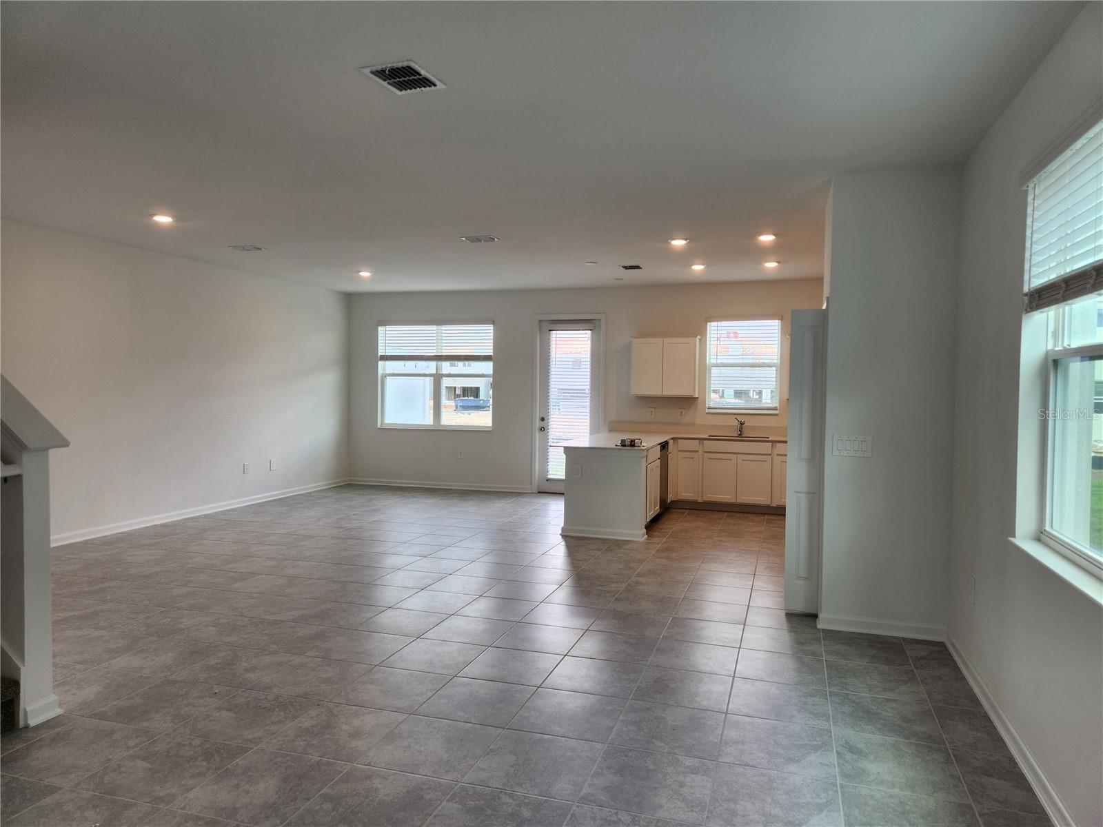 203 BOGEY DR, DAVENPORT, FL, 33896