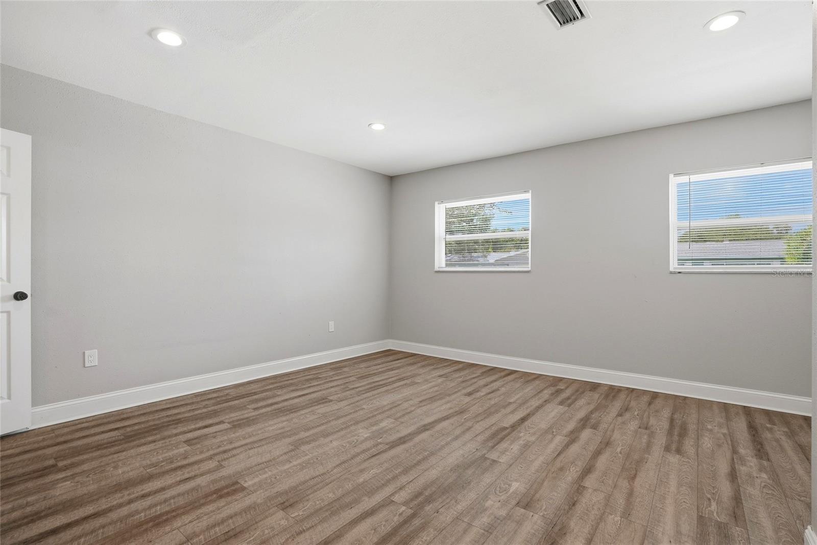 6460 33RD AVE N, ST PETERSBURG, FL, 33710