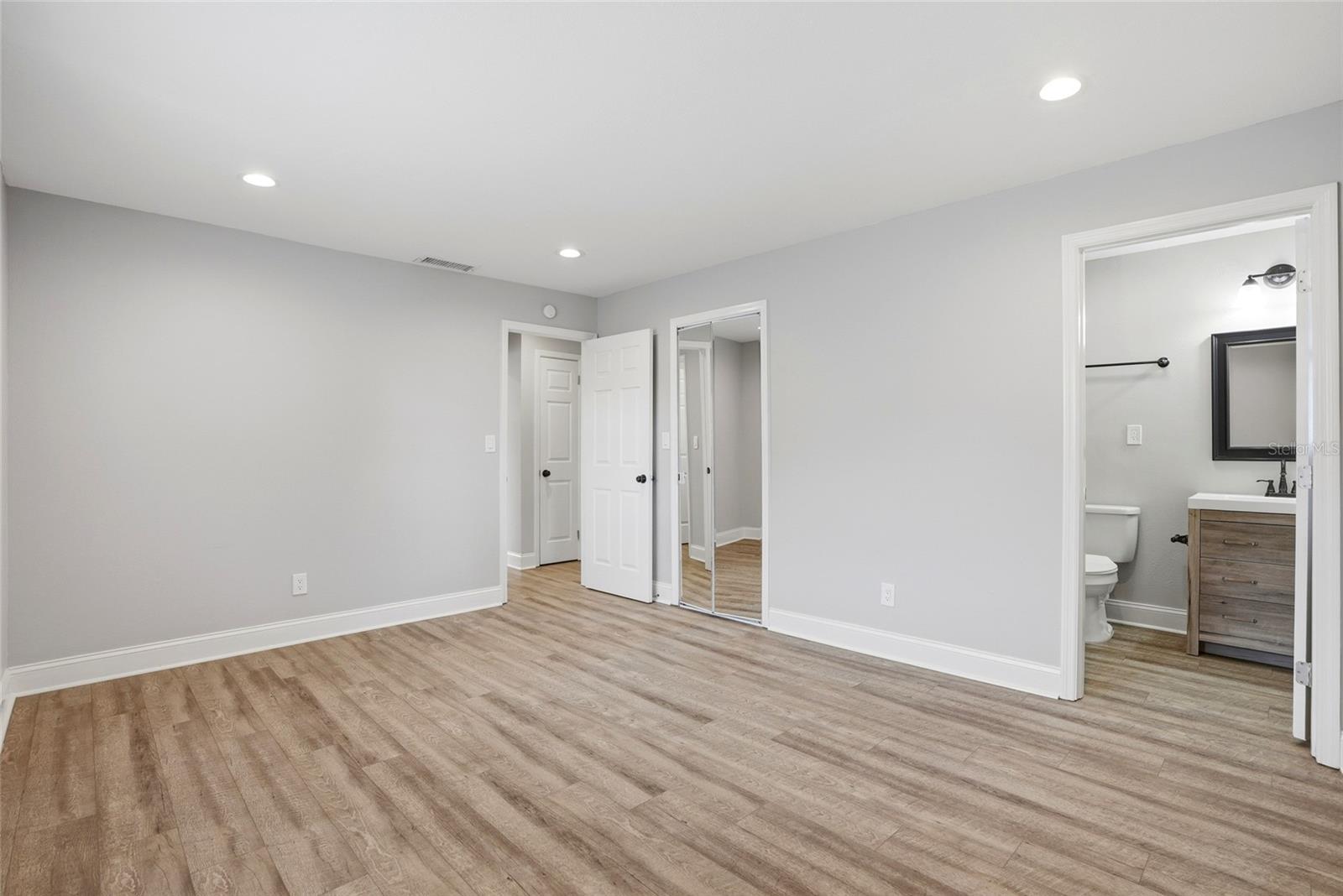 6460 33RD AVE N, ST PETERSBURG, FL, 33710