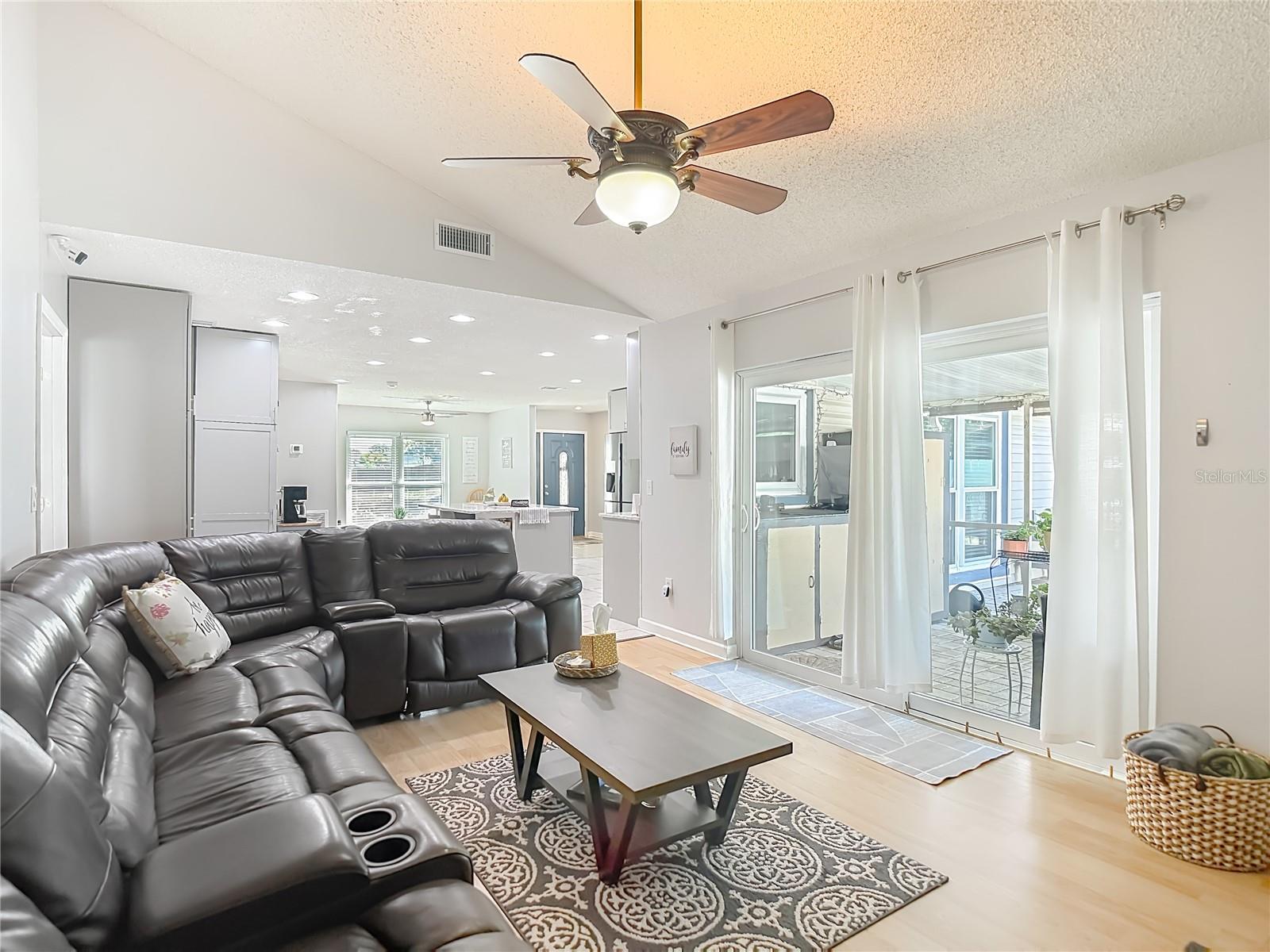 3729 SAND PEBBLE DR, VALRICO, FL, 33596