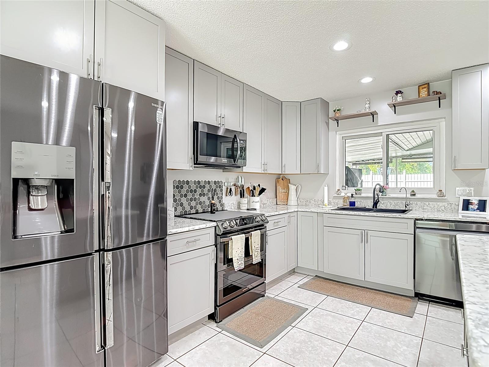 3729 SAND PEBBLE DR, VALRICO, FL, 33596