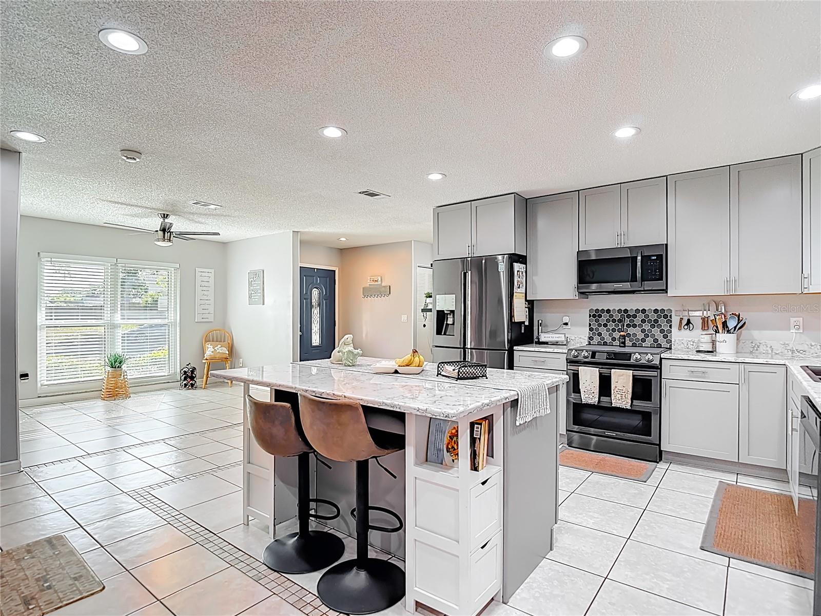 3729 SAND PEBBLE DR, VALRICO, FL, 33596