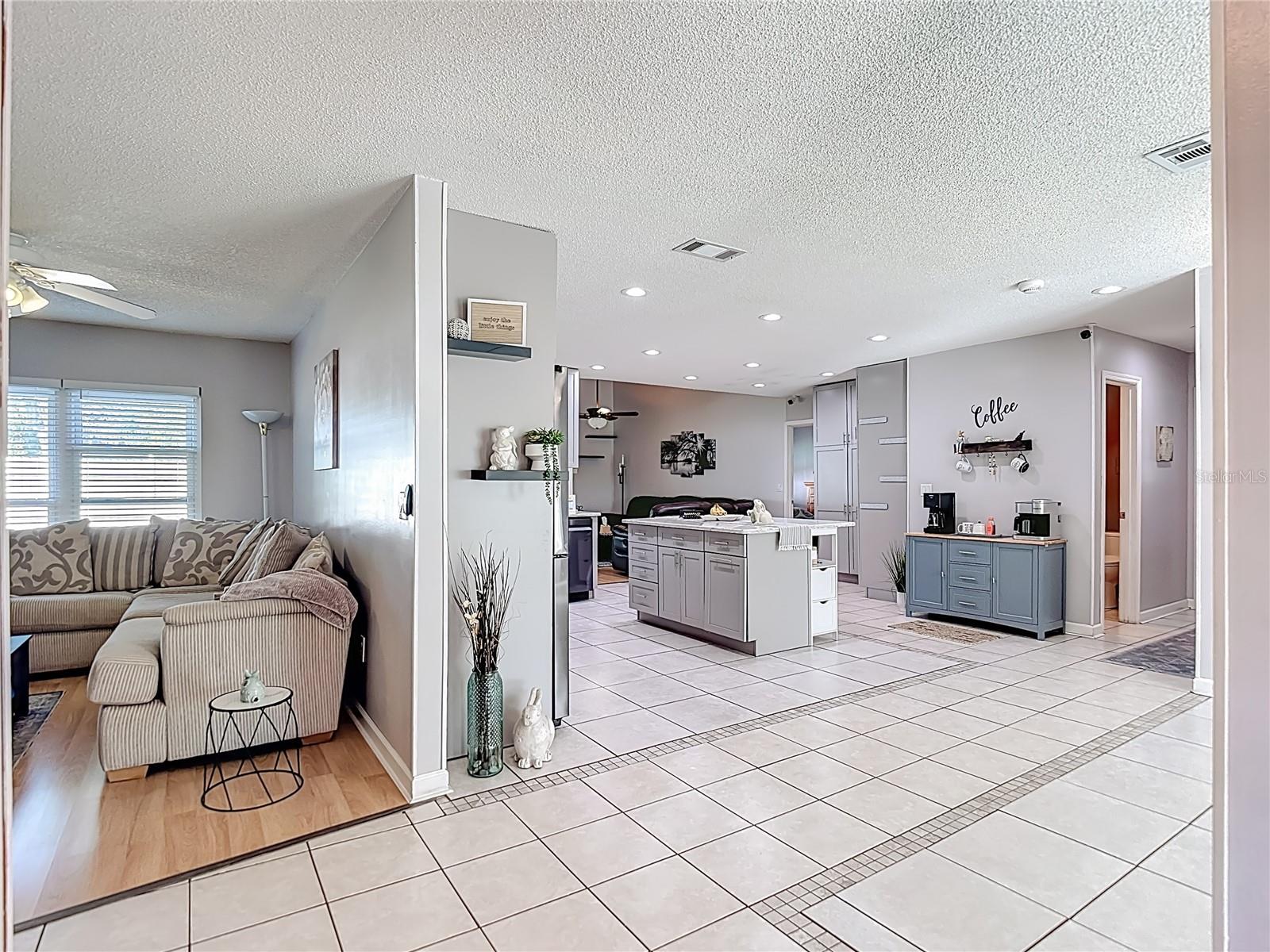 3729 SAND PEBBLE DR, VALRICO, FL, 33596