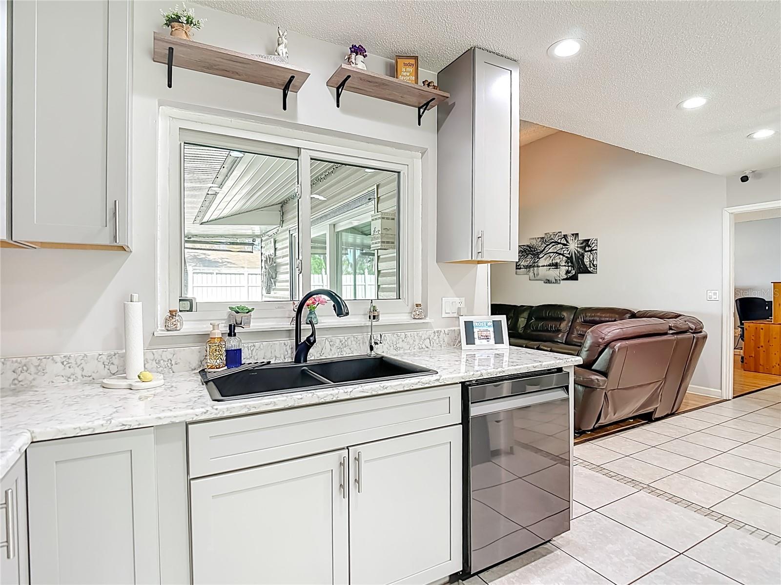 3729 SAND PEBBLE DR, VALRICO, FL, 33596