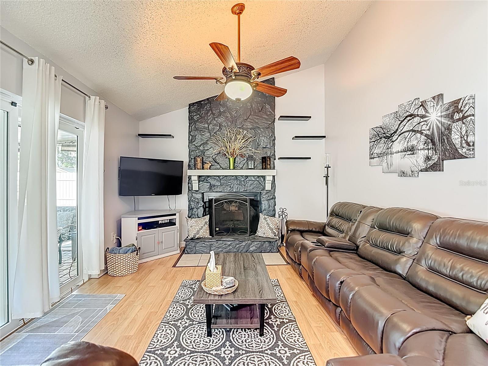 3729 SAND PEBBLE DR, VALRICO, FL, 33596