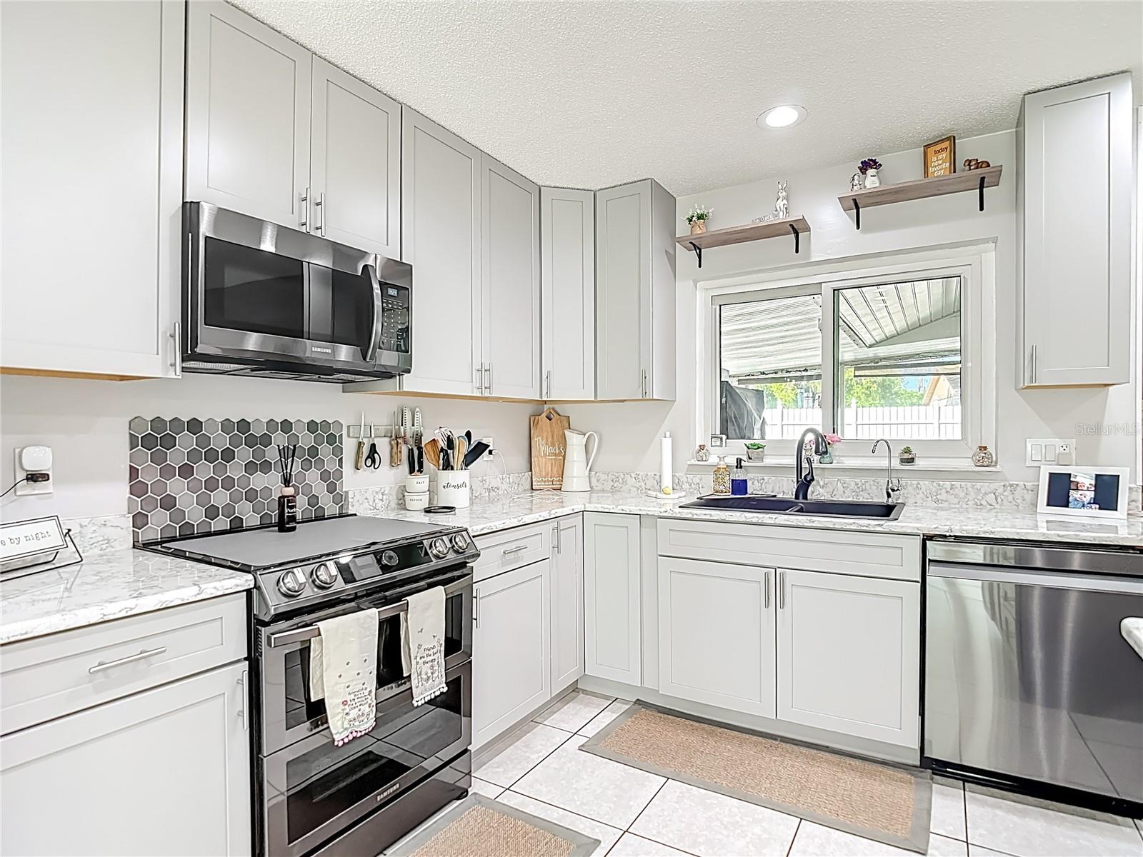 3729 SAND PEBBLE DR, VALRICO, FL, 33596