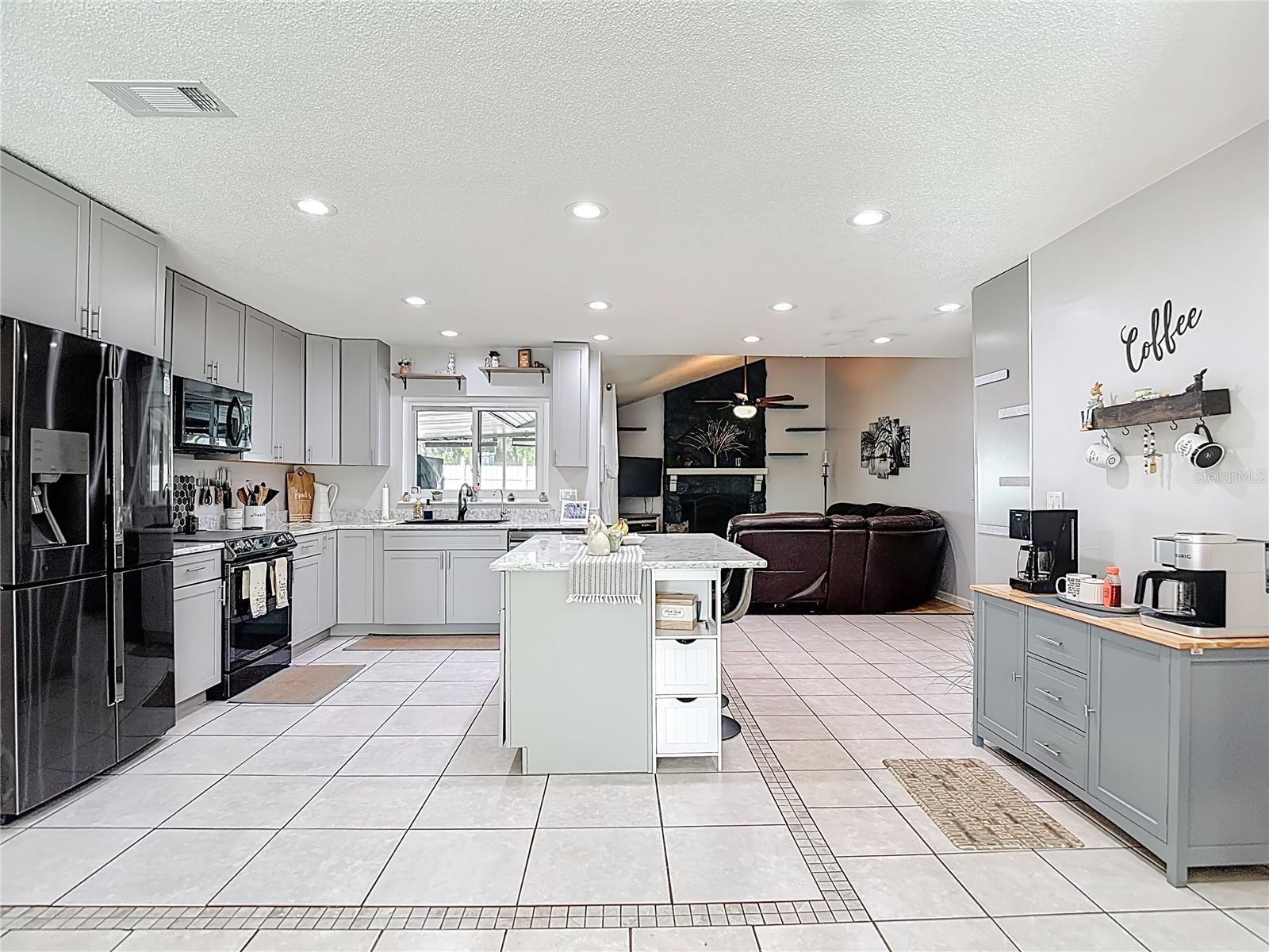 3729 SAND PEBBLE DR, VALRICO, FL, 33596