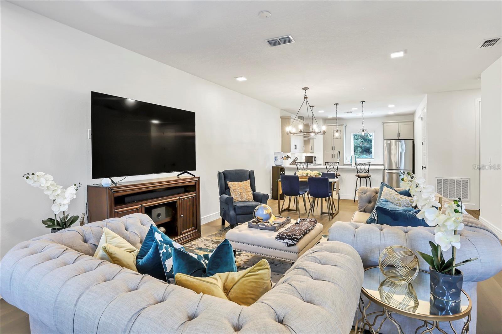 212 E PINELOCH AVE, ORLANDO, FL, 32806