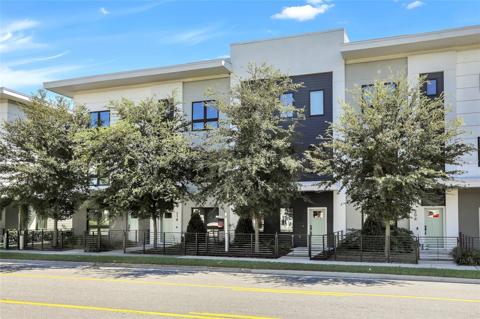 212 E PINELOCH AVE, ORLANDO, FL, 32806