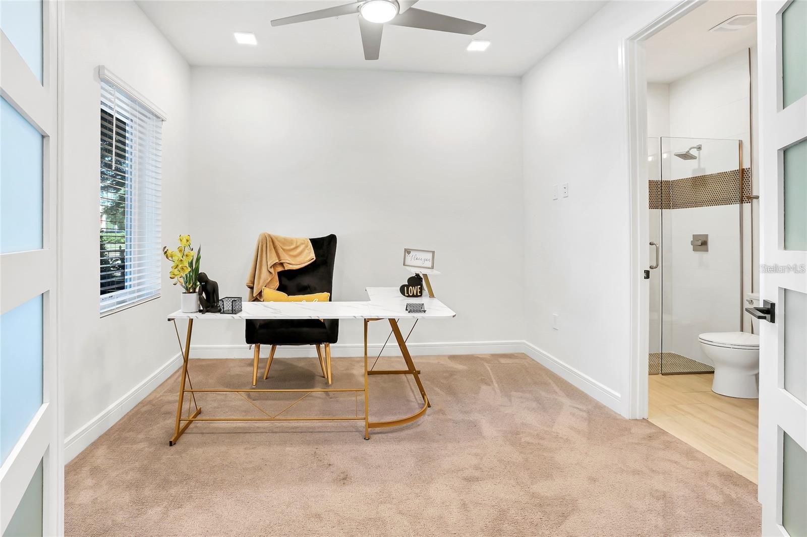 212 E PINELOCH AVE, ORLANDO, FL, 32806