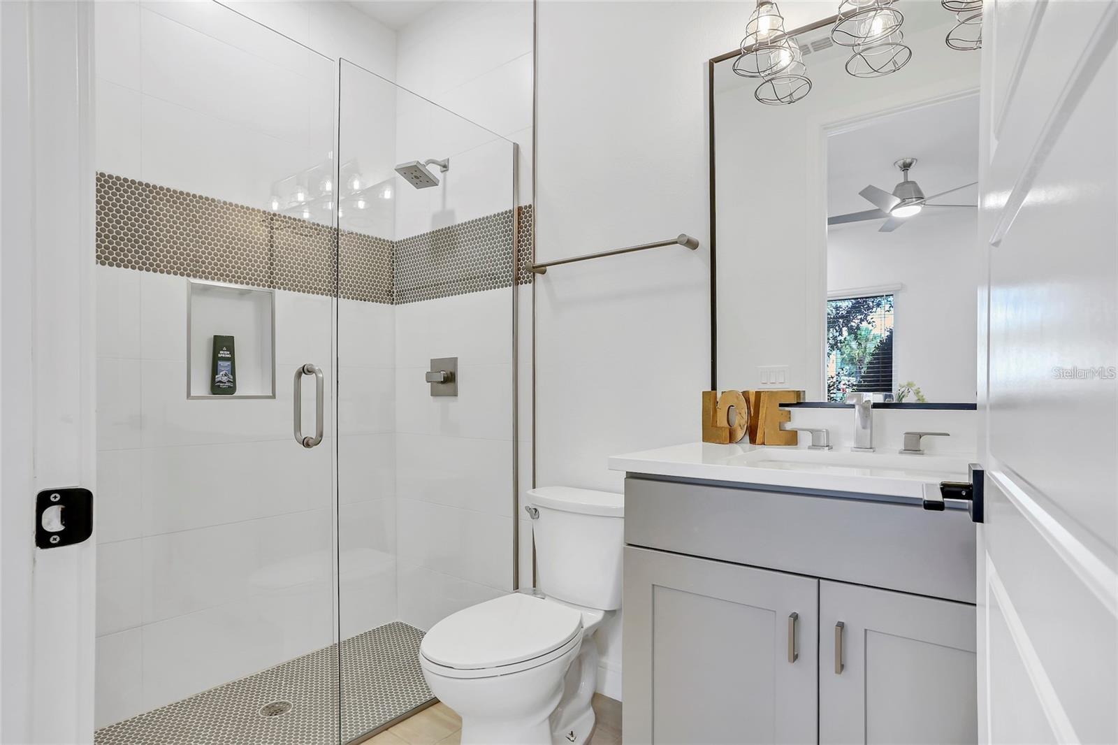 212 E PINELOCH AVE, ORLANDO, FL, 32806