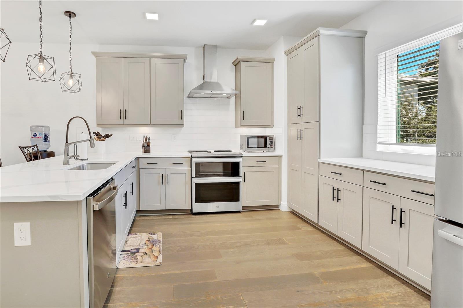 212 E PINELOCH AVE, ORLANDO, FL, 32806