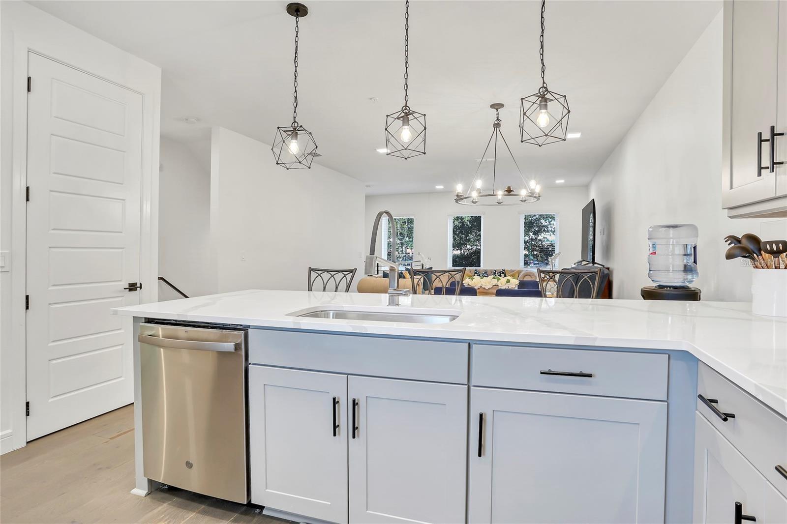 212 E PINELOCH AVE, ORLANDO, FL, 32806