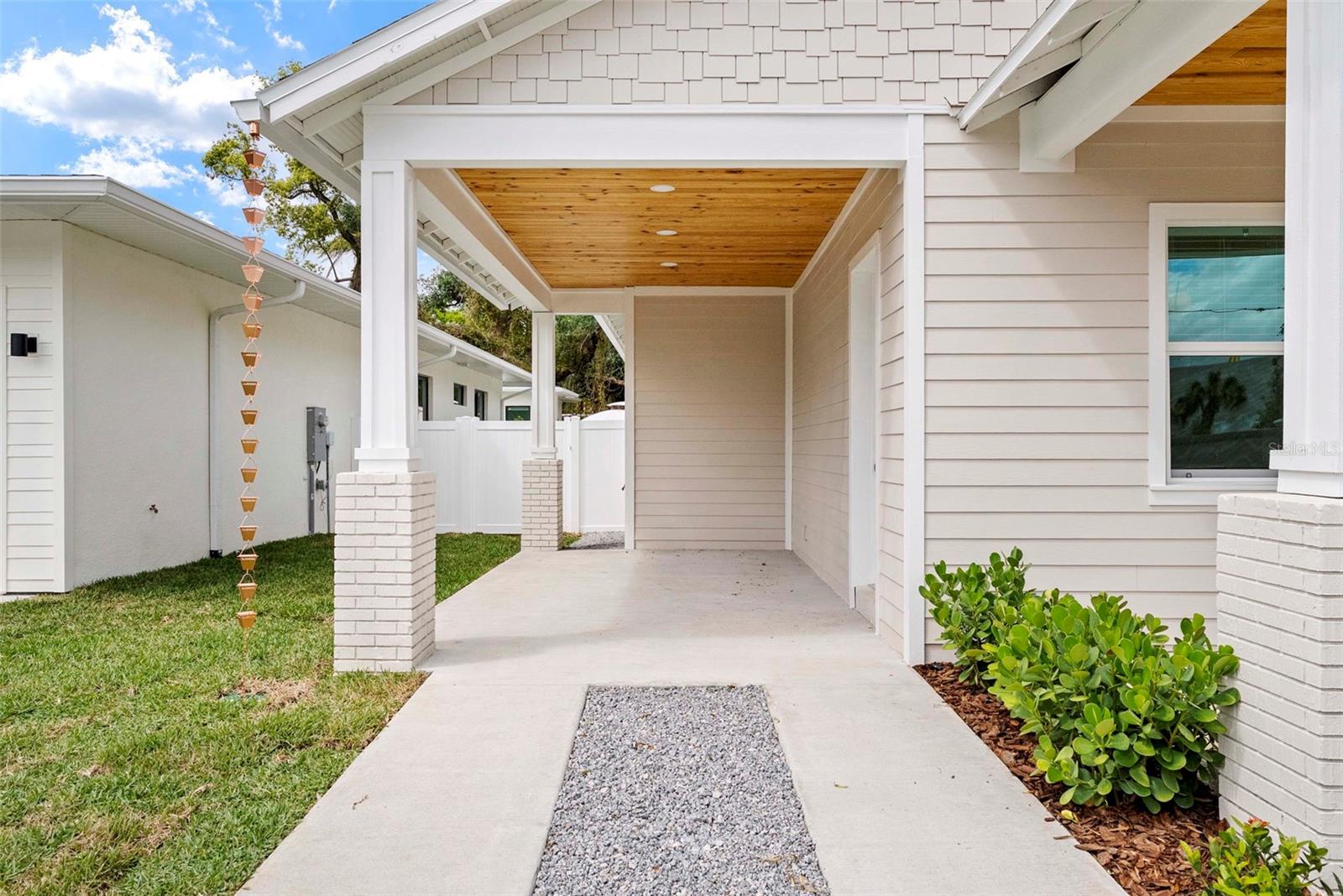 1712 E COMANCHE AVE, TAMPA, FL, 33610