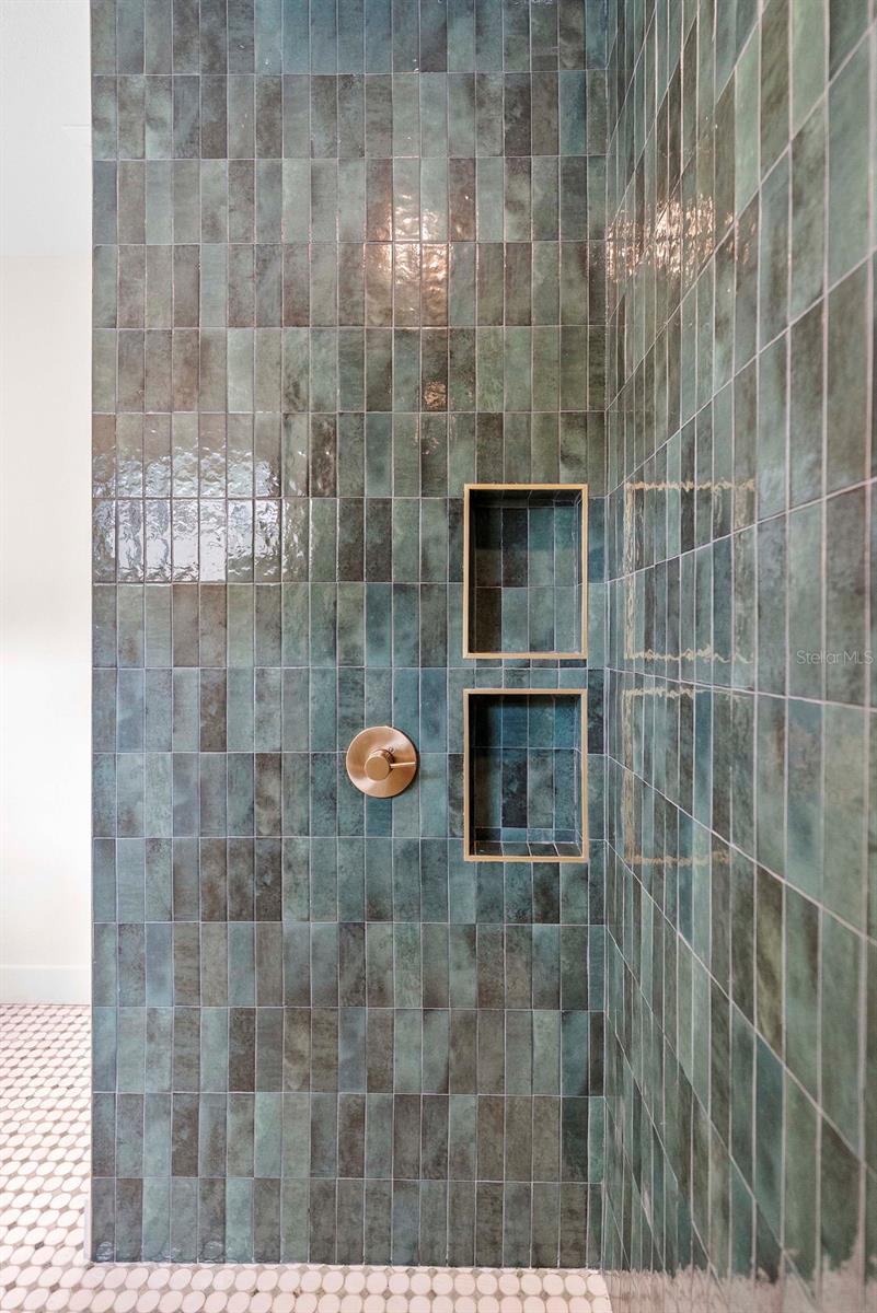 1712 E COMANCHE AVE, TAMPA, FL, 33610