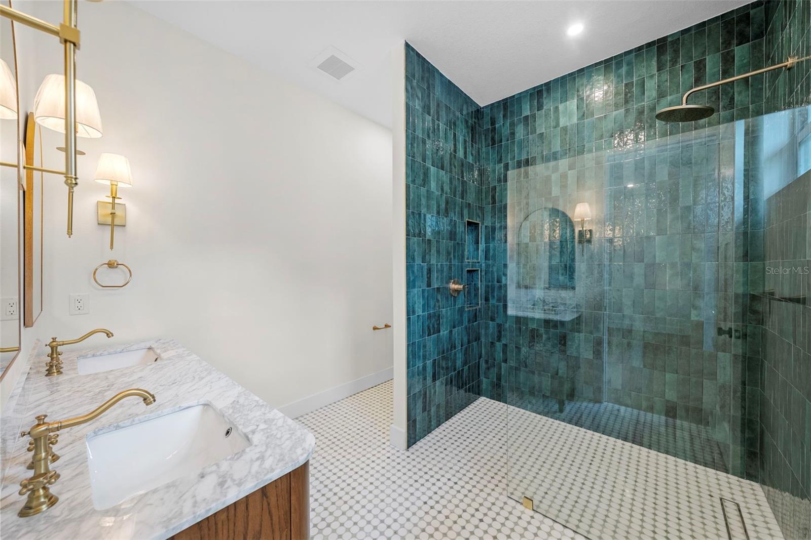 1712 E COMANCHE AVE, TAMPA, FL, 33610