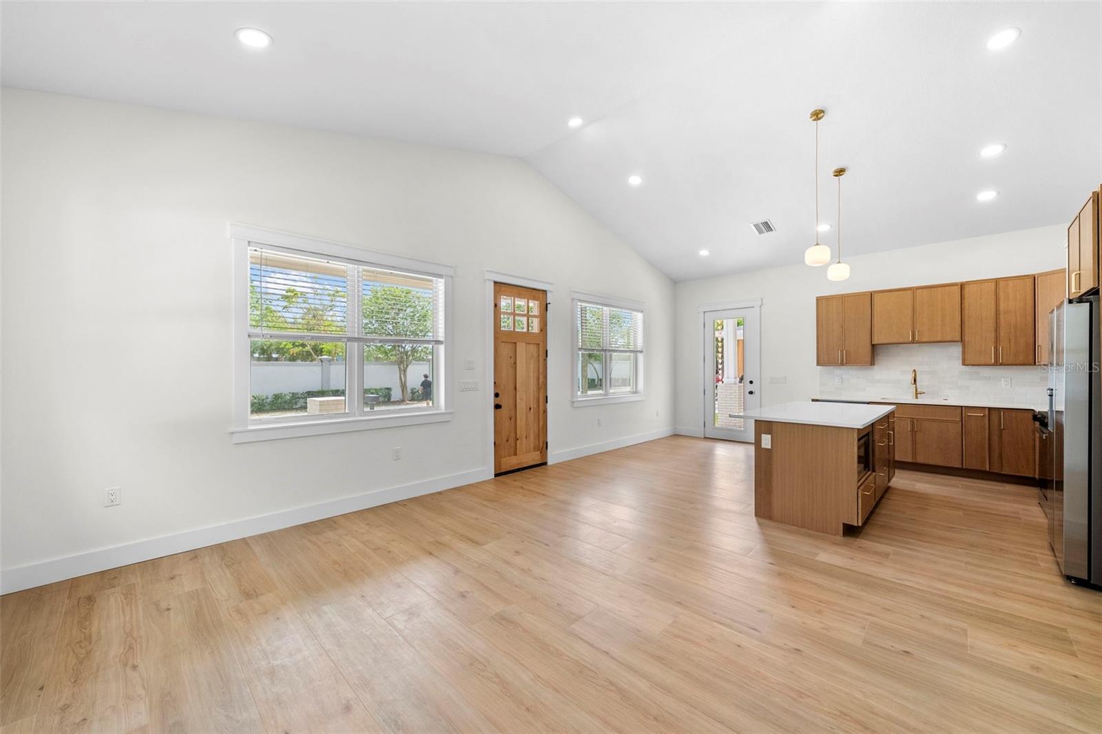 1712 E COMANCHE AVE, TAMPA, FL, 33610