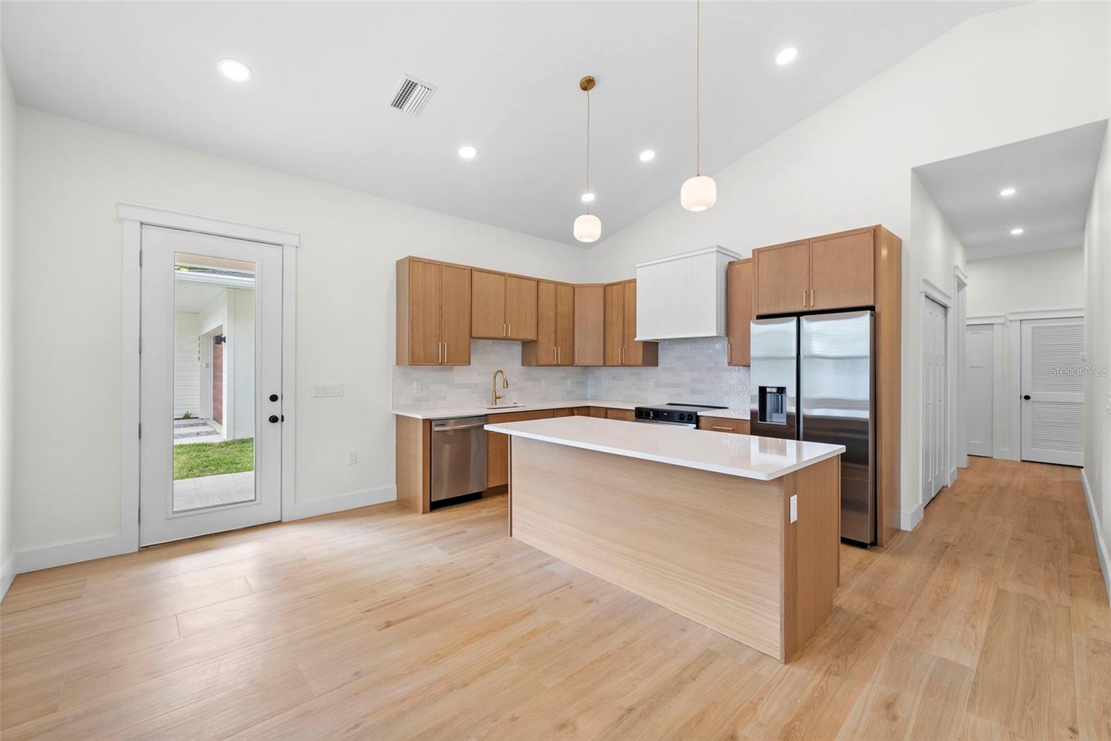 1712 E COMANCHE AVE, TAMPA, FL, 33610