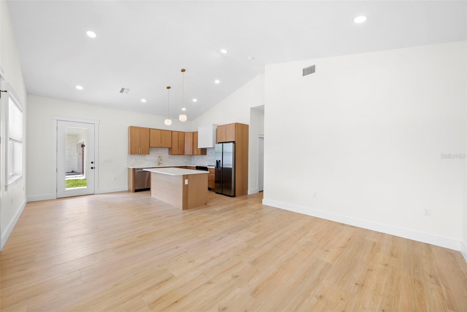 1712 E COMANCHE AVE, TAMPA, FL, 33610