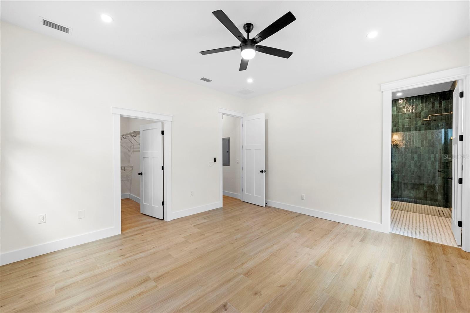 1712 E COMANCHE AVE, TAMPA, FL, 33610