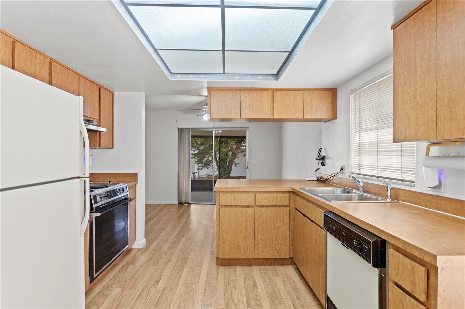 9247 CAMINO VILLA BLVD, TAMPA, FL, 33635