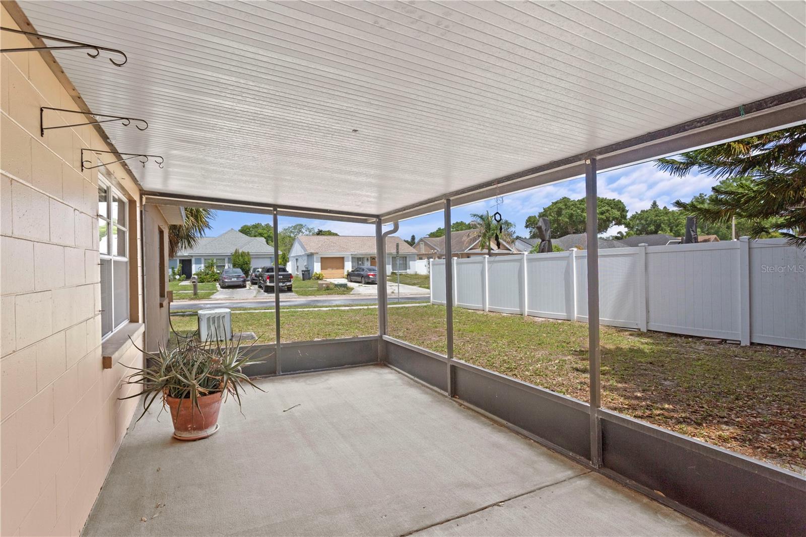 9247 CAMINO VILLA BLVD, TAMPA, FL, 33635