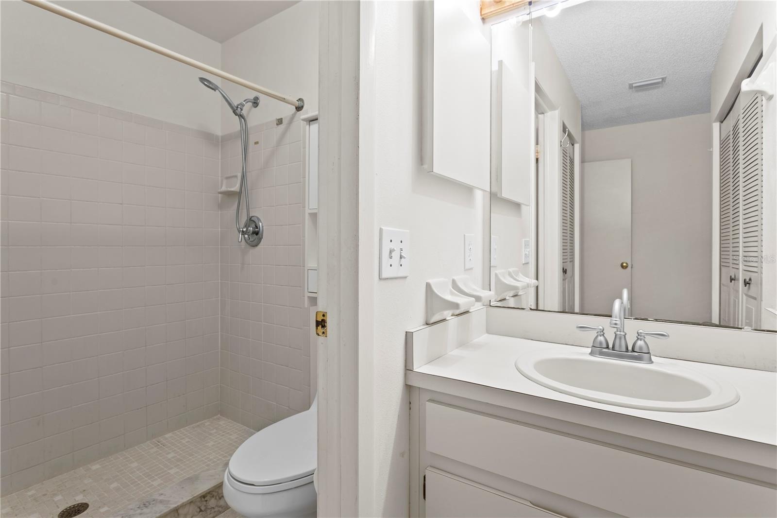 9247 CAMINO VILLA BLVD, TAMPA, FL, 33635