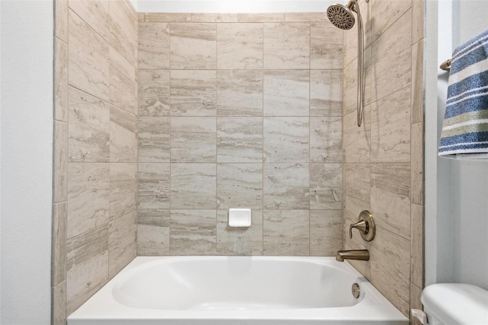 6 OAKLEAF WAY, PALM COAST, FL, 32137