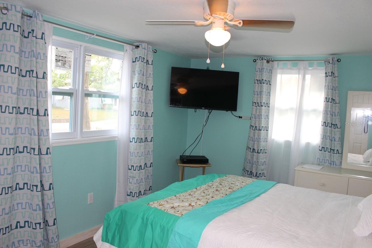 658 ROANOKE ST, DUNEDIN, FL, 34698