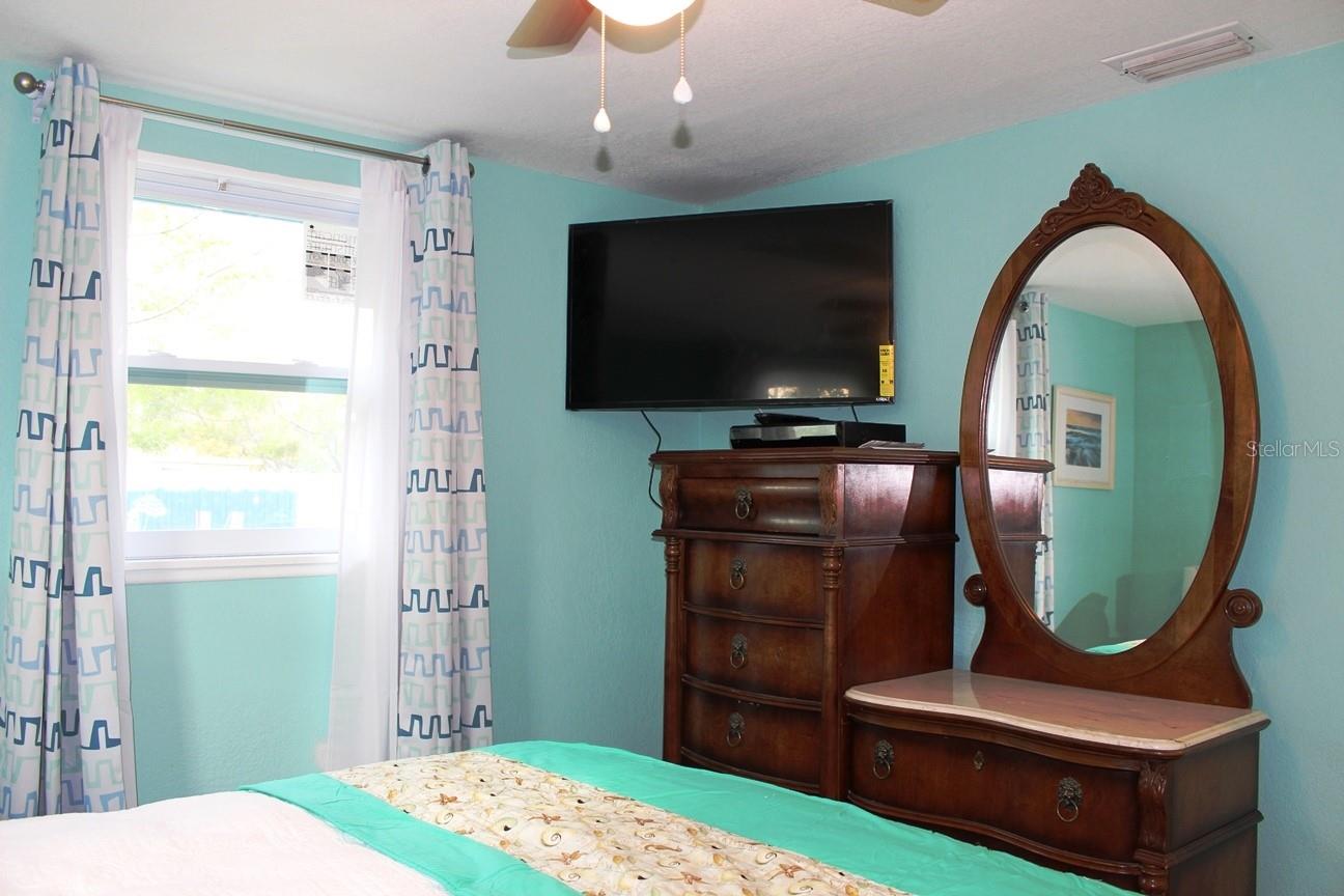 658 ROANOKE ST, DUNEDIN, FL, 34698