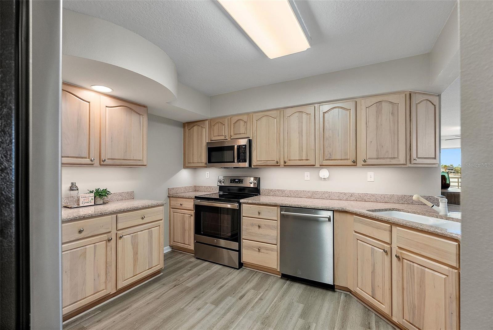 6085 BAHIA DEL MAR CIR #272, ST PETERSBURG, FL, 33715