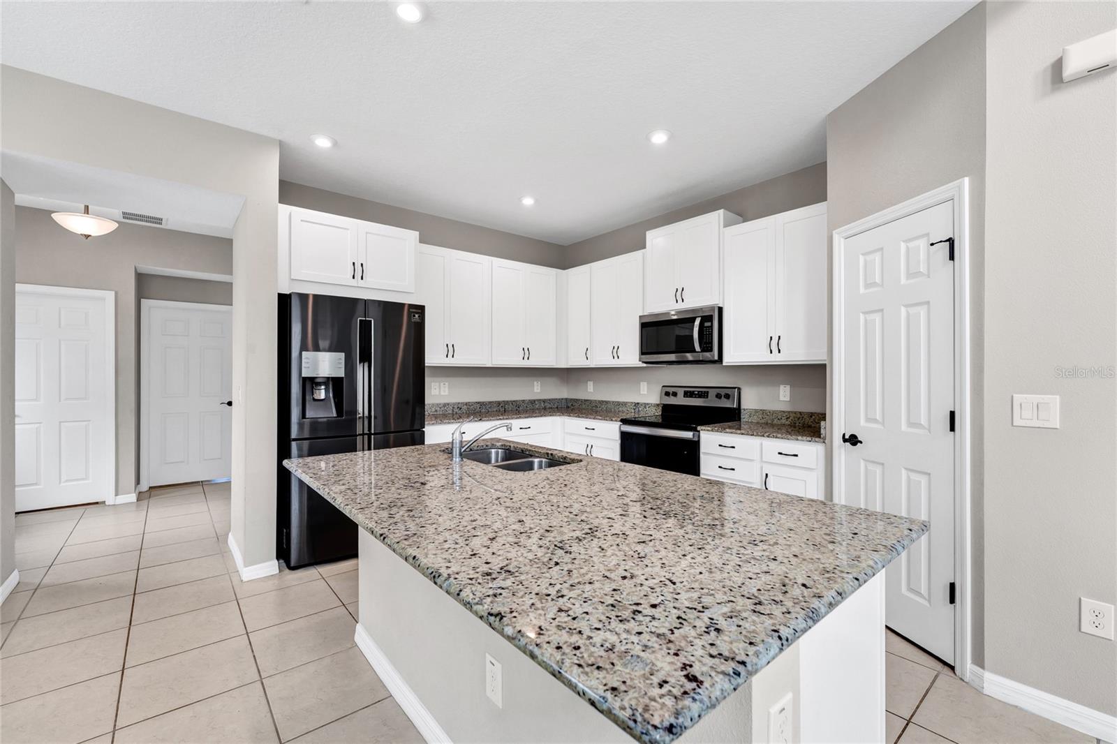 15907 MARINA BAY DR, WINTER GARDEN, FL, 34787