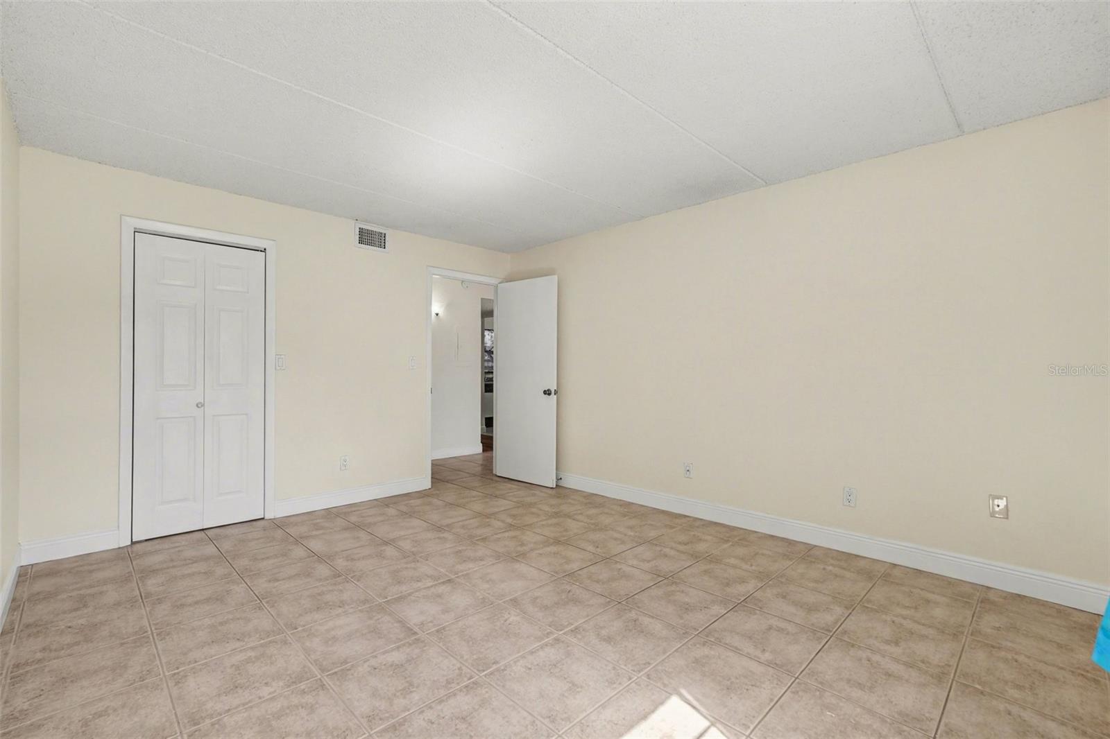 2845 SOMERSET PARK DR #101, TAMPA, FL, 33613