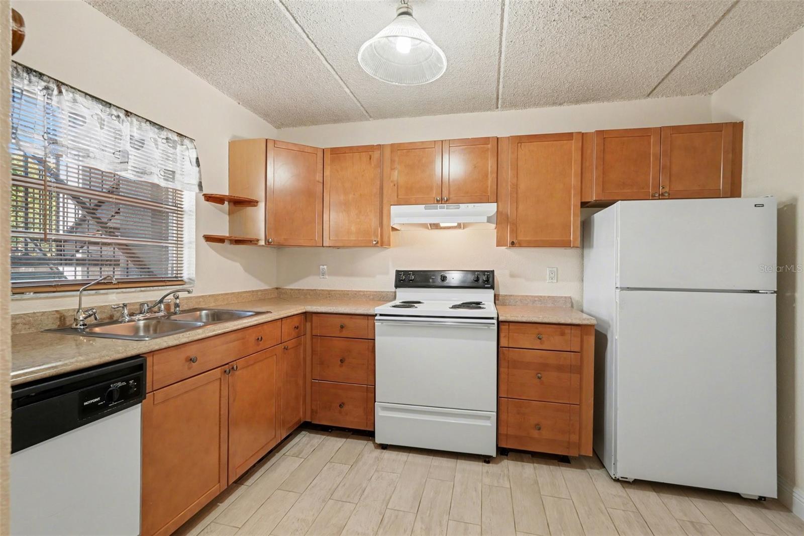 2845 SOMERSET PARK DR #101, TAMPA, FL, 33613