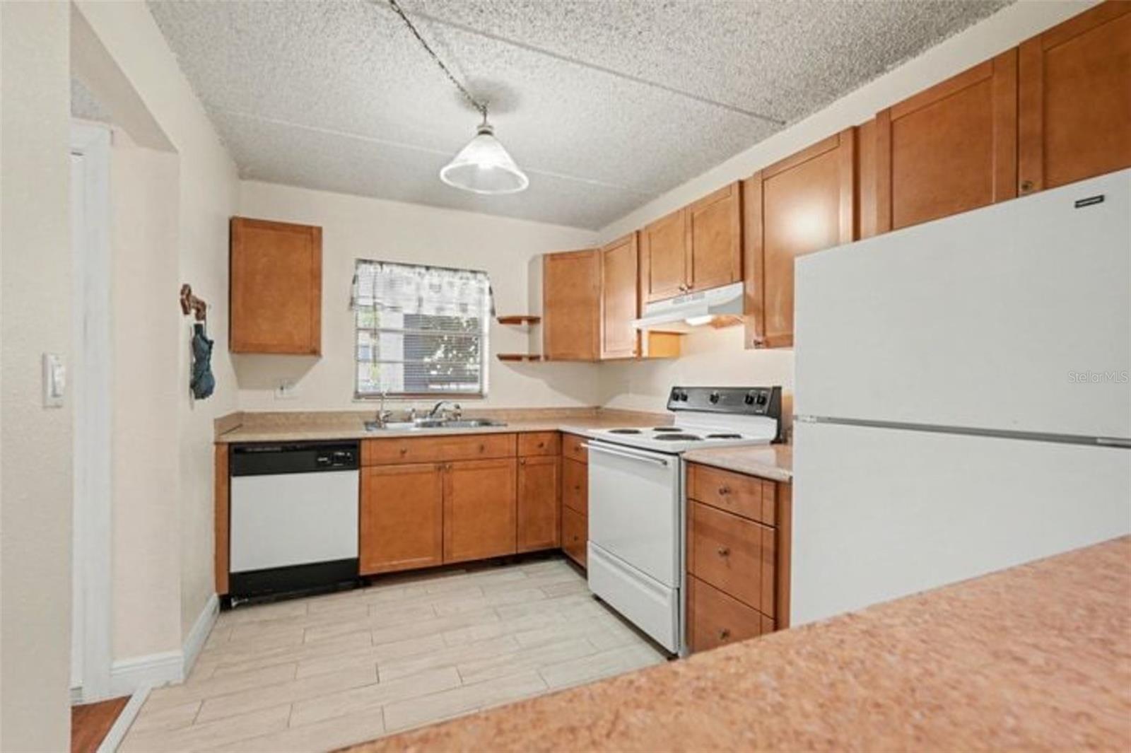 2845 SOMERSET PARK DR #101, TAMPA, FL, 33613