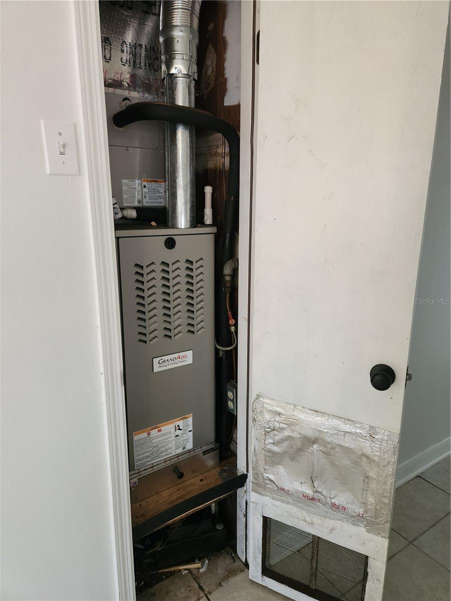 2822 NE 16TH DR, GAINESVILLE, FL, 32609