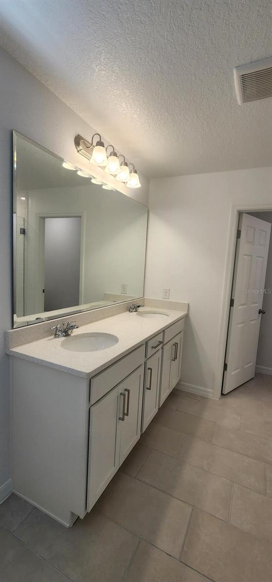 1203 ISLAND SLOUGH LN, DAVENPORT, FL, 33837