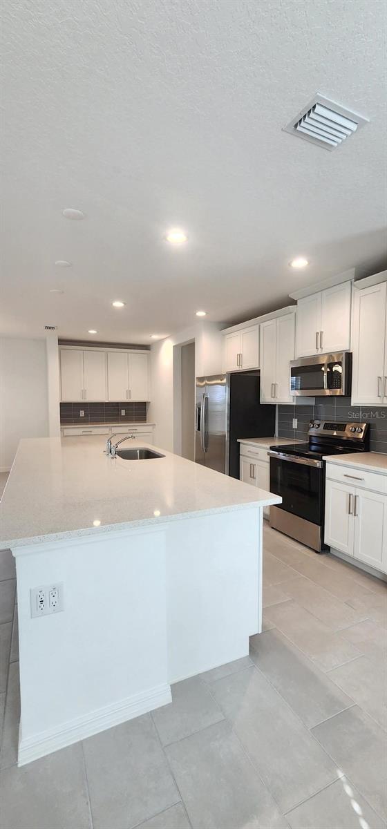 1203 ISLAND SLOUGH LN, DAVENPORT, FL, 33837