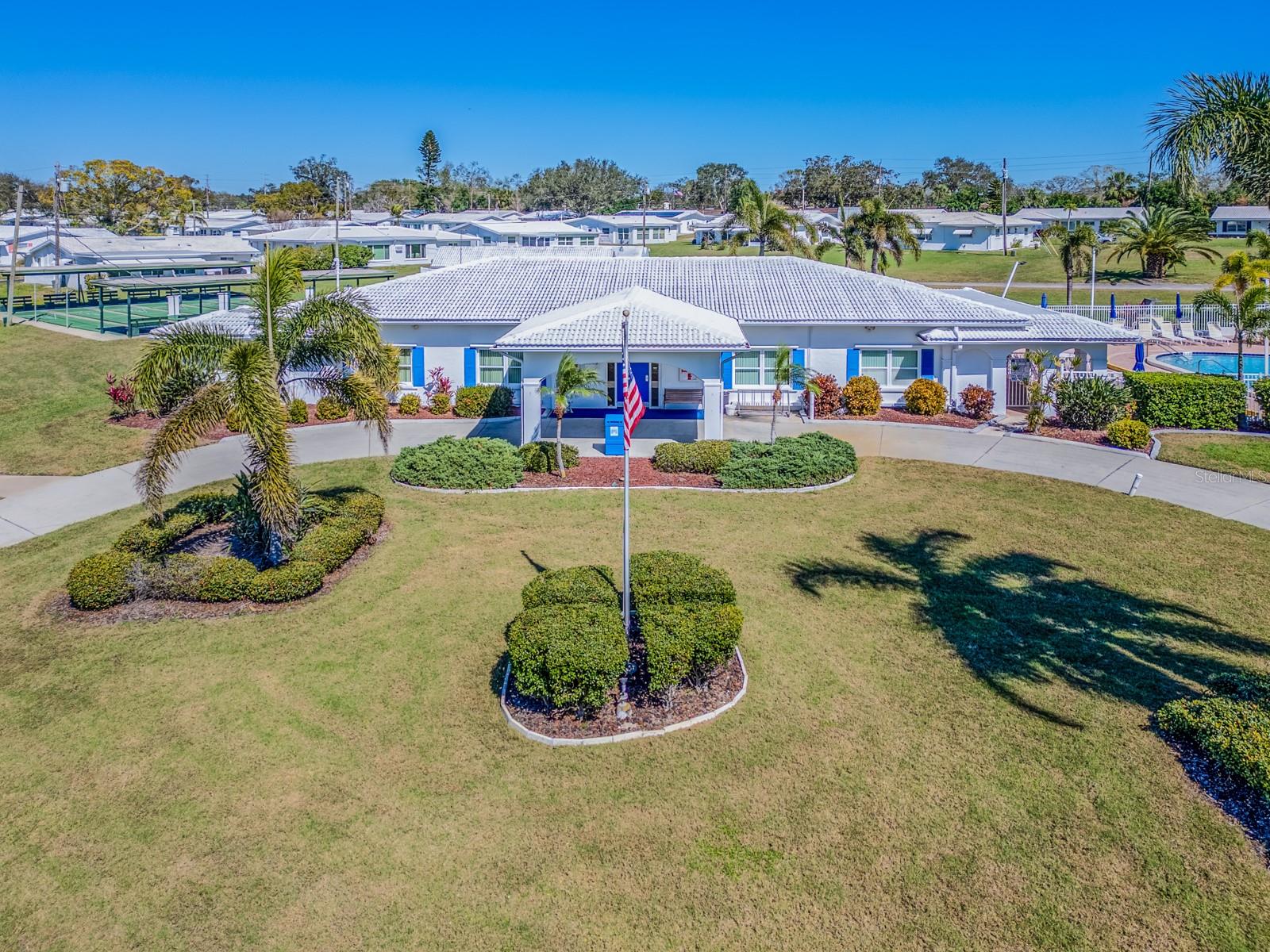 9227 143RD ST, SEMINOLE, FL, 33776