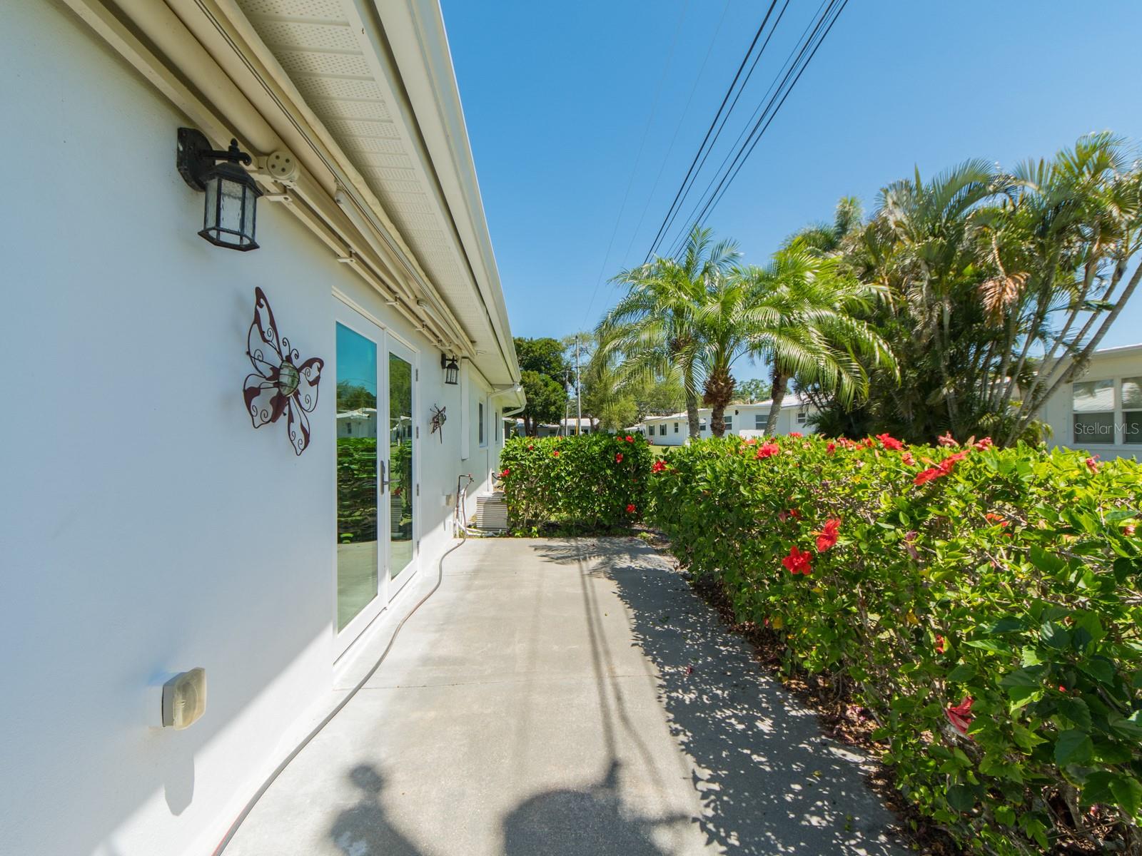 9227 143RD ST, SEMINOLE, FL, 33776