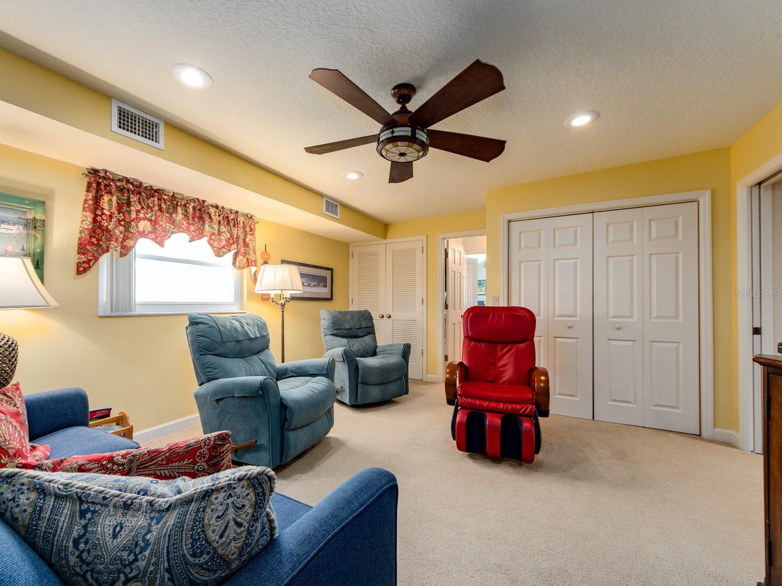 9227 143RD ST, SEMINOLE, FL, 33776