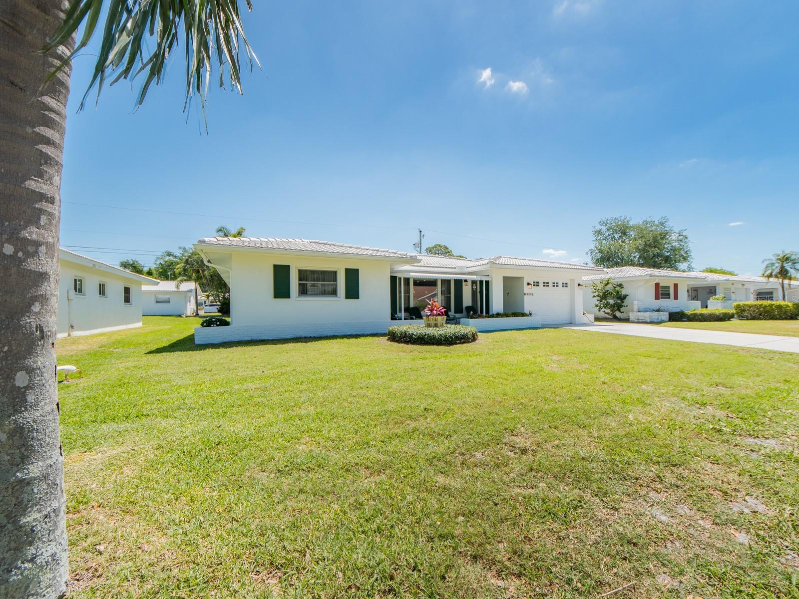 9227 143RD ST, SEMINOLE, FL, 33776