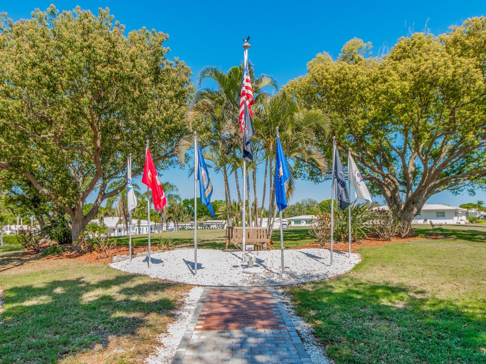 9227 143RD ST, SEMINOLE, FL, 33776