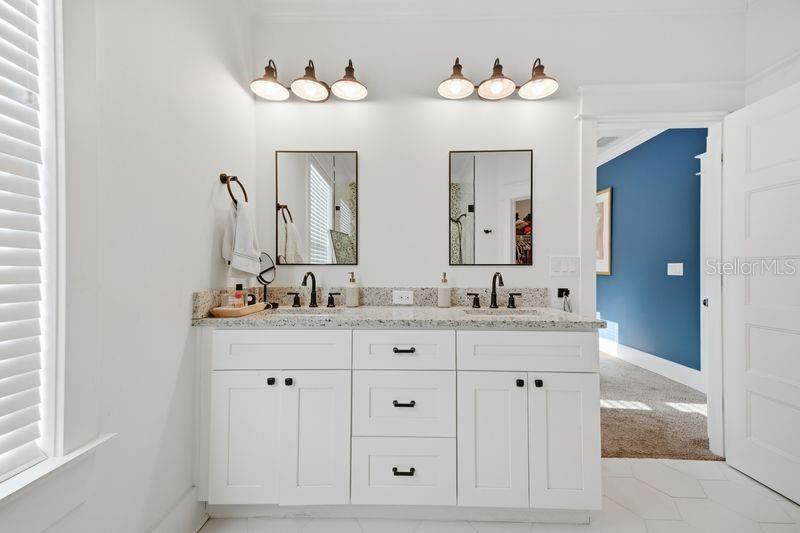 7112 N 9TH ST, TAMPA, FL, 33604