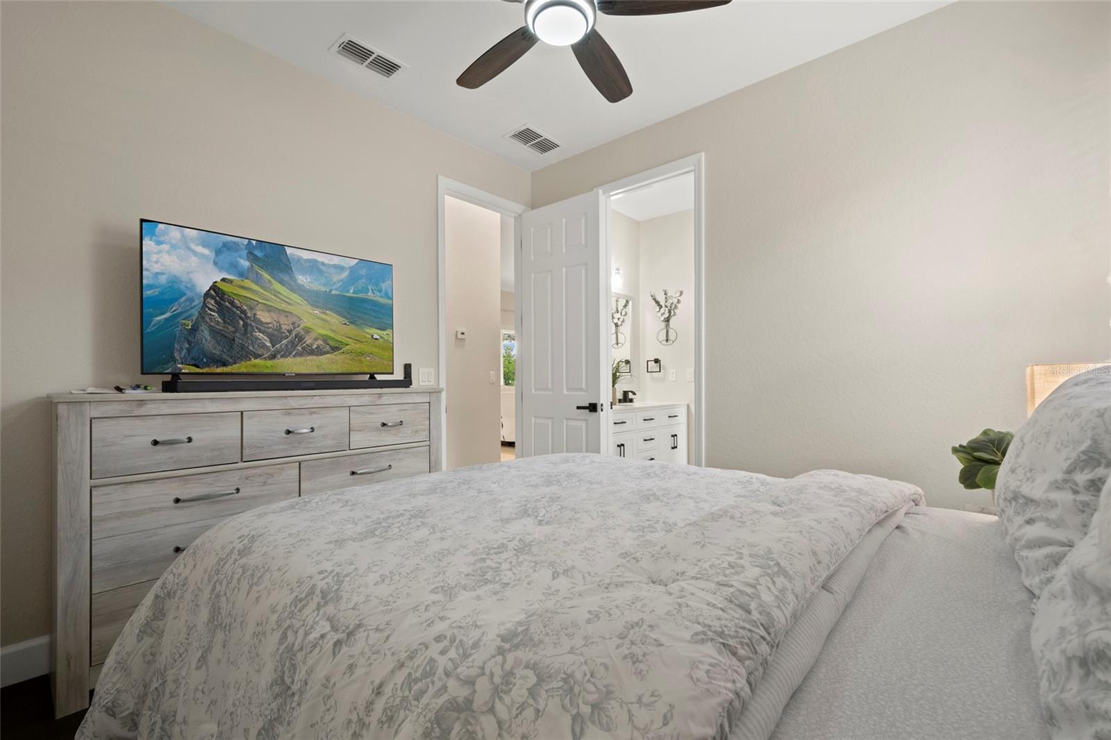 9047 TUSCAN VALLEY PL, ORLANDO, FL, 32825