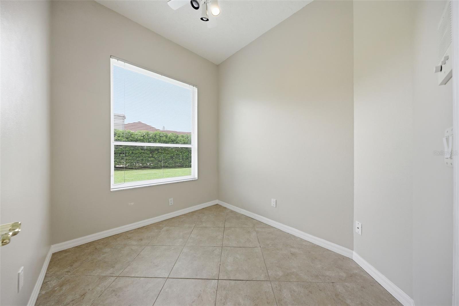 18629 AVENUE CAPRI, LUTZ, FL, 33558