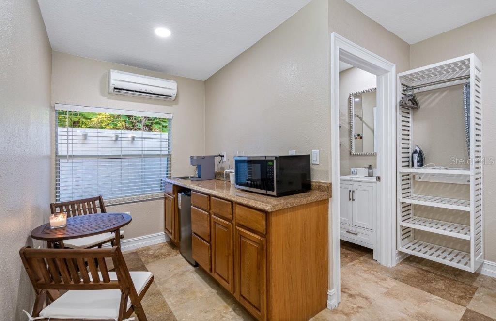 4501 N JAMAICA ST, TAMPA, FL, 33614